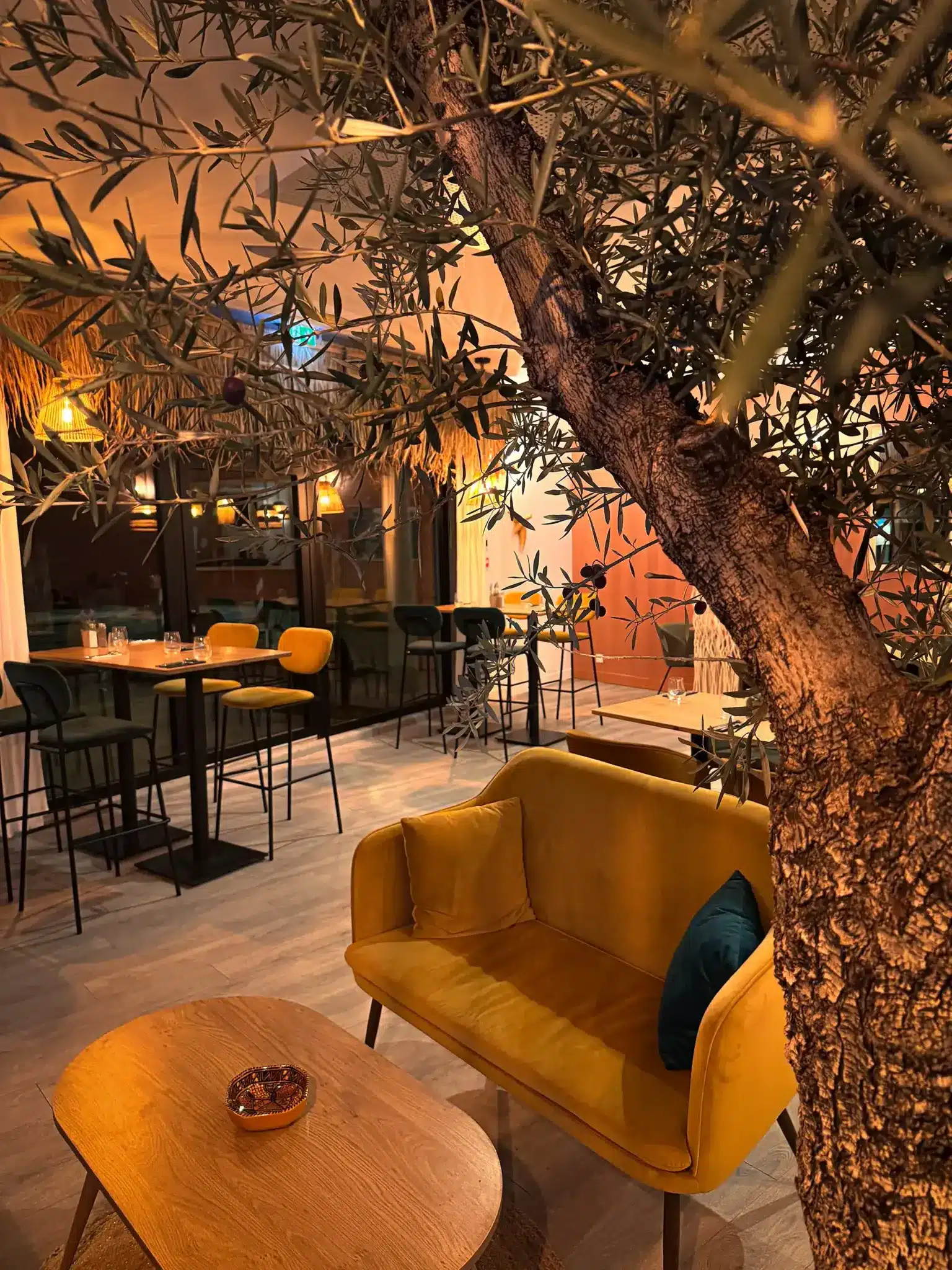 Salle conviviale du restaurant méditerranéen Casa Caliente à Déville-lès-Rouen